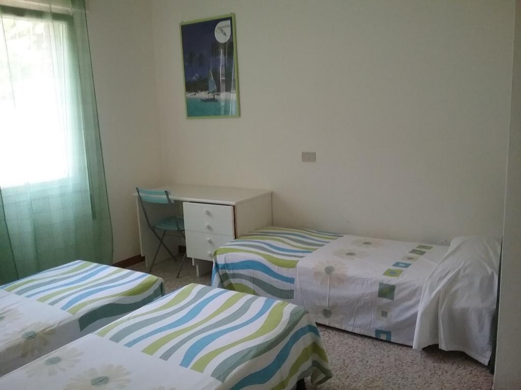 Casa Marialuigia - Appartamenti Solo Per Famiglie Лидо-ди-Езоло Экстерьер фото