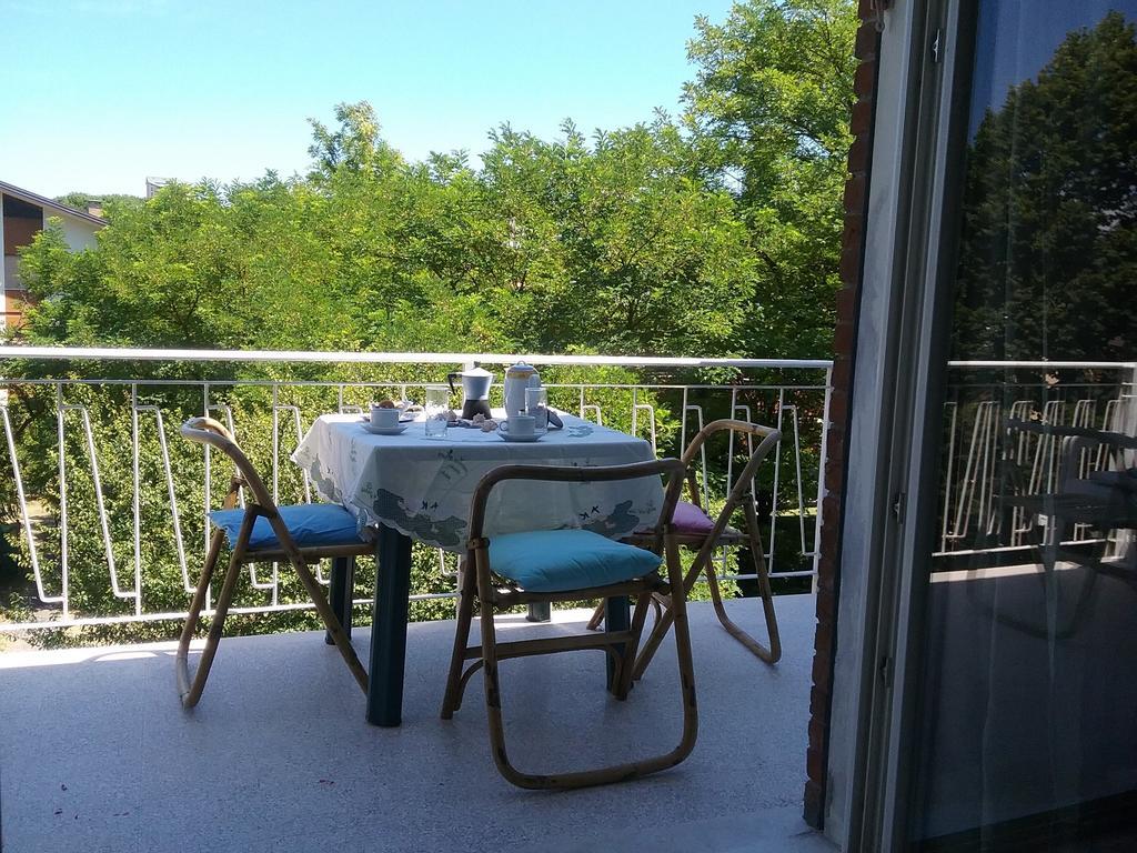 Casa Marialuigia - Appartamenti Solo Per Famiglie Лидо-ди-Езоло Экстерьер фото