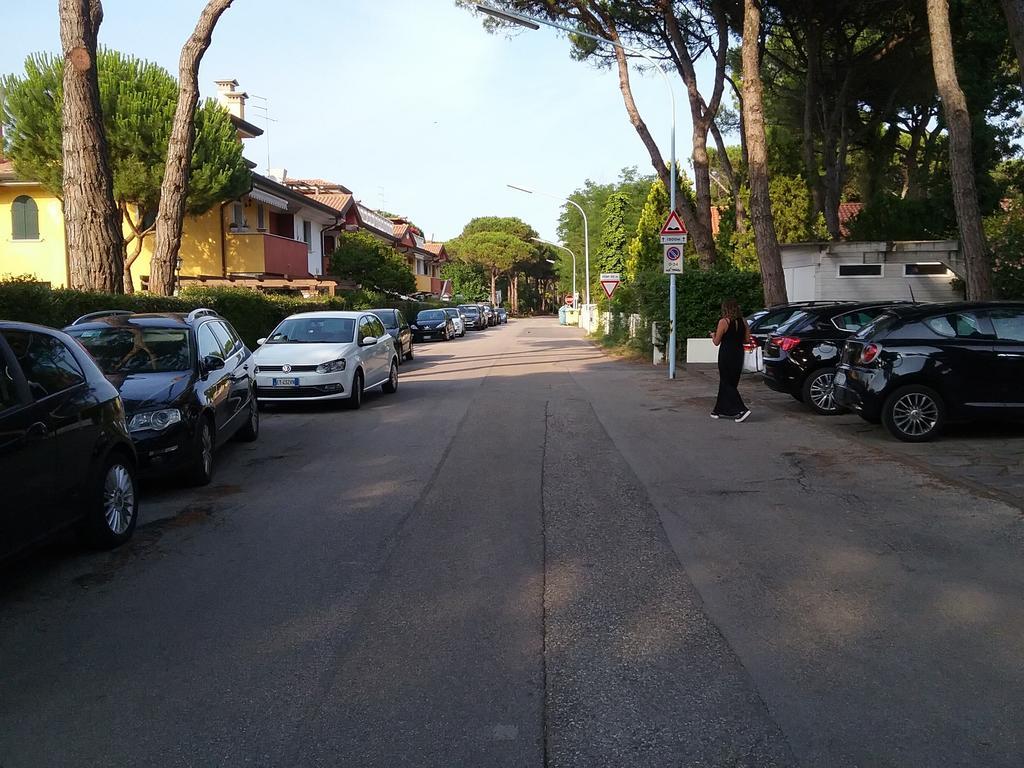 Casa Marialuigia - Appartamenti Solo Per Famiglie Лидо-ди-Езоло Экстерьер фото